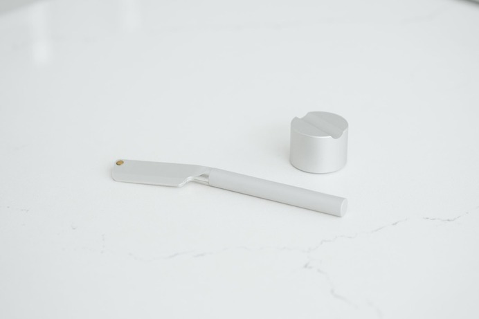 Angle Razor Review — Shaving never looked so good. minimalgoods