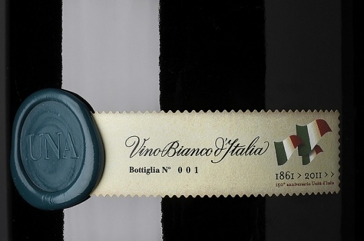 UNA | Flickr – Condivisione di foto! #bottle #packaging #wine #una #cibicworkshop #italy