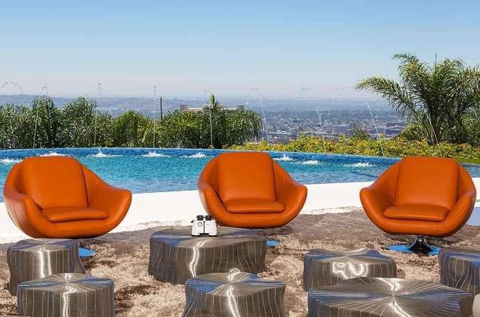 Take a tour inside the $85-million home for sale in Beverly Hills - www.homeworlddesign. com (10) #interior #design #architecture #luxuryhome