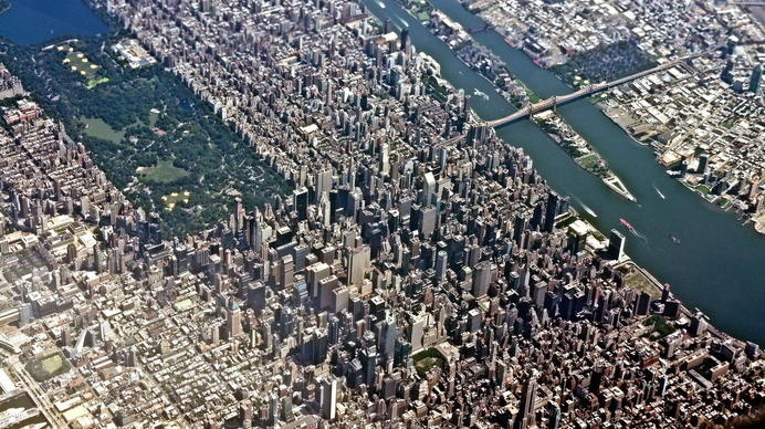 above manhattan by konstantin klimentyev #inspiration #creative #airplane #flying #photography #beautiful