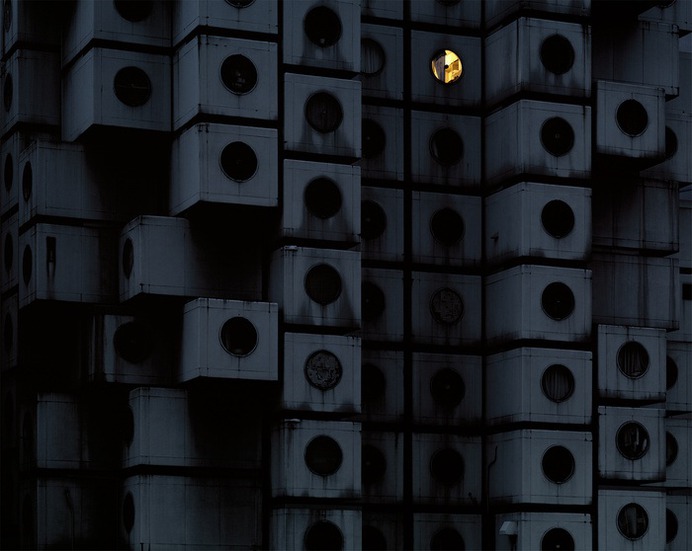 Kisho Kurokawa: Nakagin Capsule Tower | Sgustok Design
