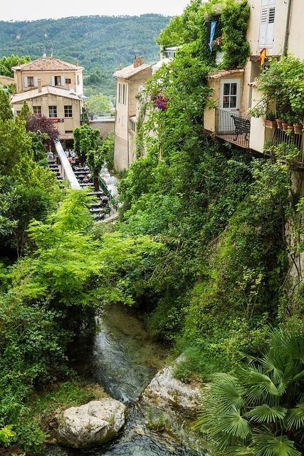 Medieval village of Moustiers Sainte Marie in Alpes de Haute Provence, France (by SebastienToulouse). #france #village #green