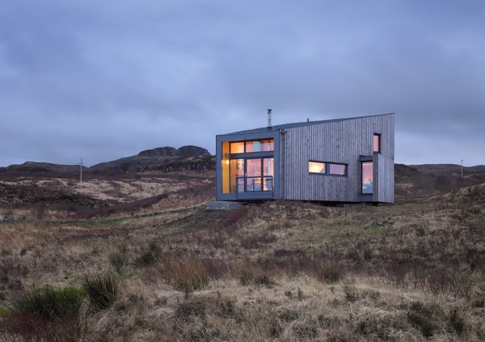 SHELTER / ARCHITECTURE THE HEN HOUSE