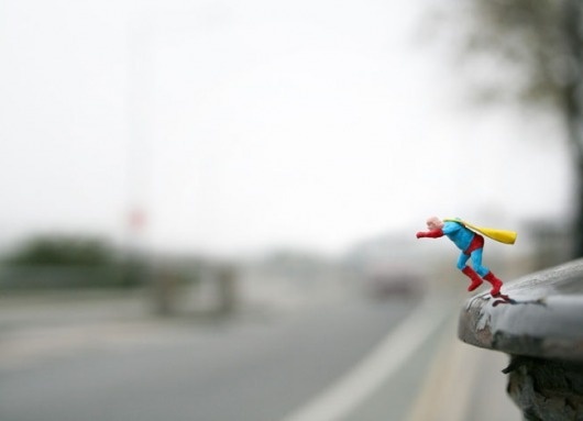 tumblr_lt9pjxLyyq1qz9v0to1_1280.png (PNG Image, 649x470 pixels) #perspective #slinkachu #leap #minature