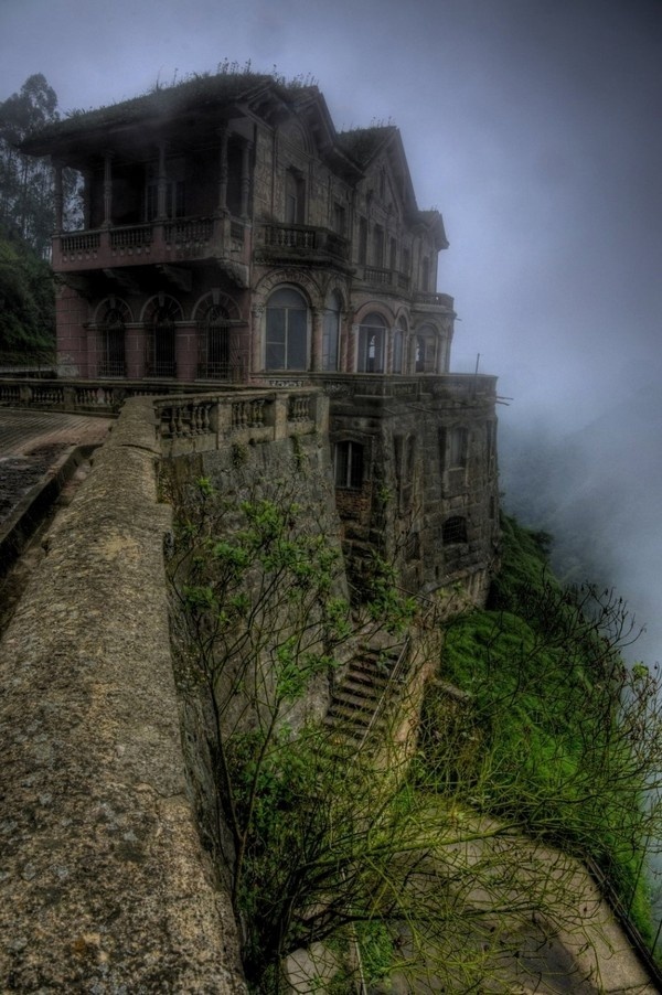 Source: alveart #abandon #place #photography #building