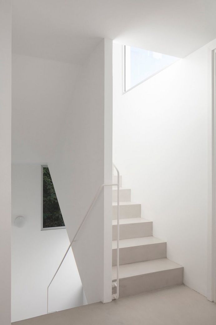 White stairwell. PH Thames by Alonso&Crippa. © Javier Agustín Rojas. #stairwell