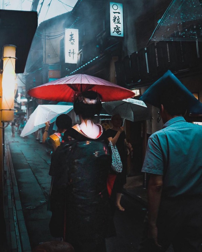 Cyberpunk and Cinematic Urban Photos in Japan by Omi Kim