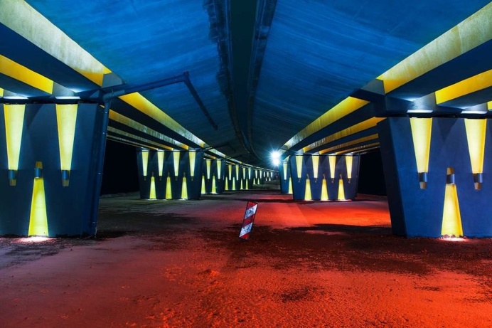 Random Visual Sounds: Urban Photography by Simas Lin