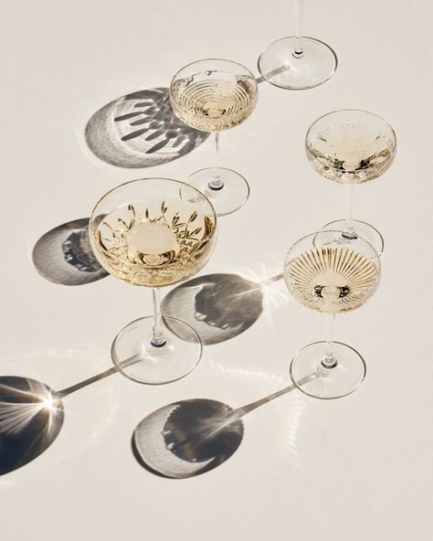 Telegraph Luxury - Champagne - Joss MC Kinley-