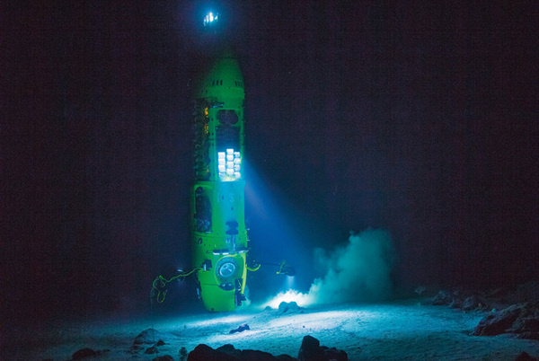 DEEPSEA CHALLENGE Photo Gallery #exploration #dive #deepsea #vessel #photography #glow #submarine #light #underwater