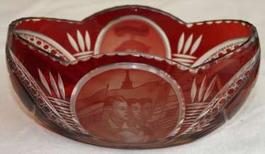 Vase of red glass.
