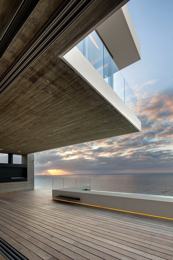 Bantry Bay House Offers Spectacular Ocean Sunsets Views 13