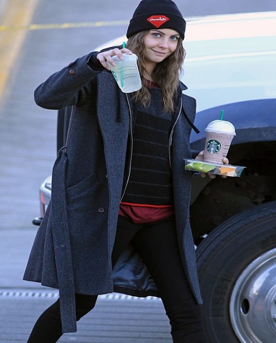 *EXCLUSIVE* Willa Holland stays warm going to Starbucks for a cold drink [NO Canada]