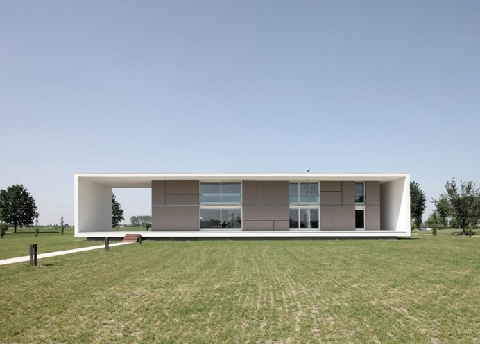 Contemporary Monolithic House With a Frame by Andrea Oliva Architetto Read more: http://freshome.com/architecture/#ixzz37rpbOkbE