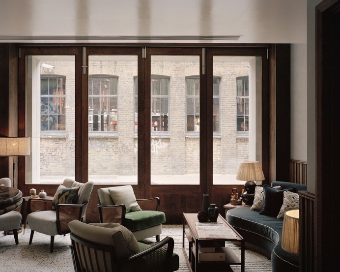 Redchurch Townhouse by 31/44