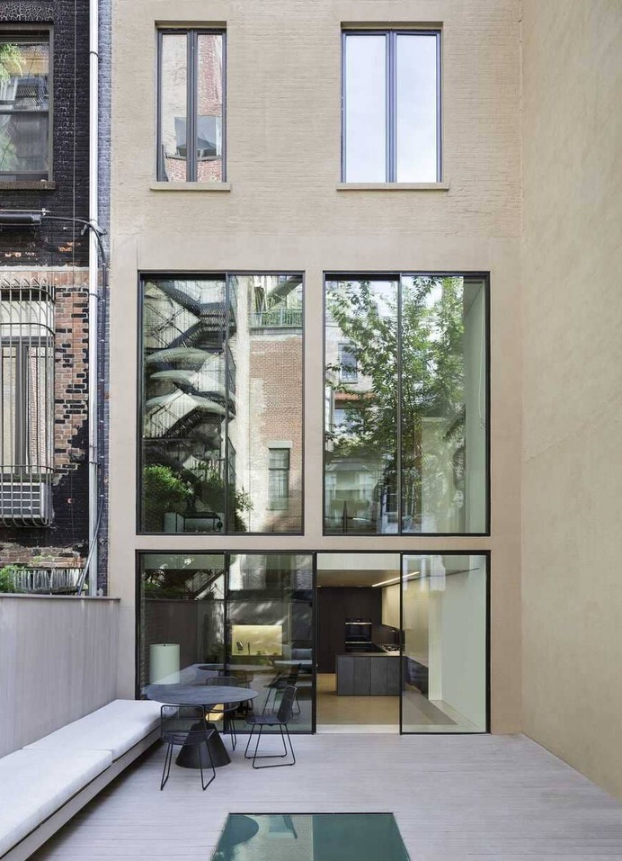 Brownstone House, New York / Studio Arthur Casas