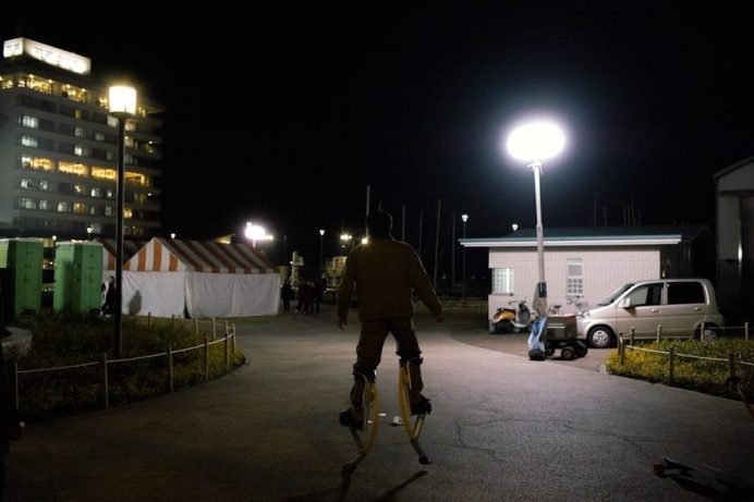 Elimination Method: Lonely People, Street Photography by Mankichi Shinshi