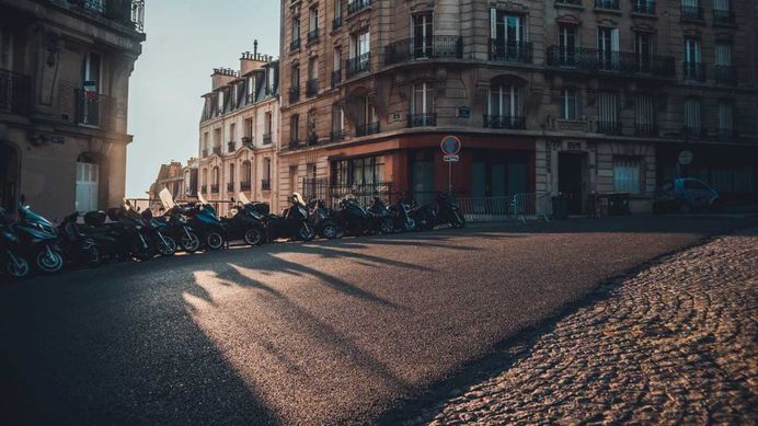 Cinematic Paris: Striking Street Photography by Stijn Hoekstra