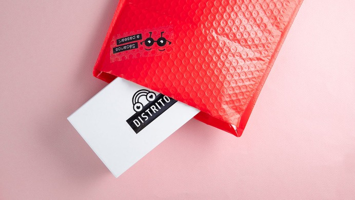 Somos Distrito Identity - Mindsparkle Mag Yeye Design designed the brand identity for Somos Distrito. Beautiful lenses to catch the eye when you go through the streets. #logo #packaging #identity #branding #design #color #photography #graphic #design #gallery #blog #project #mindsparkle #mag #beautiful #portfolio #designer