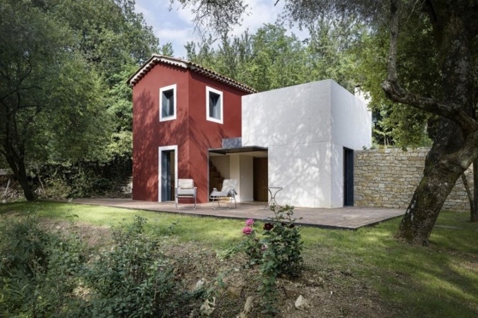 Contemporary Rural House by Cyril Chenebeau