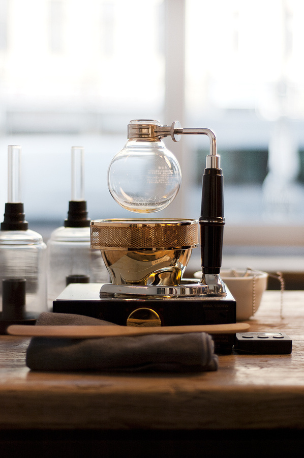 Barn Roastery Photoshoot | www.gabrieldesignblog.com #barn #roastery #hario #ralf #siphon #the #ruller #coffee #berlin