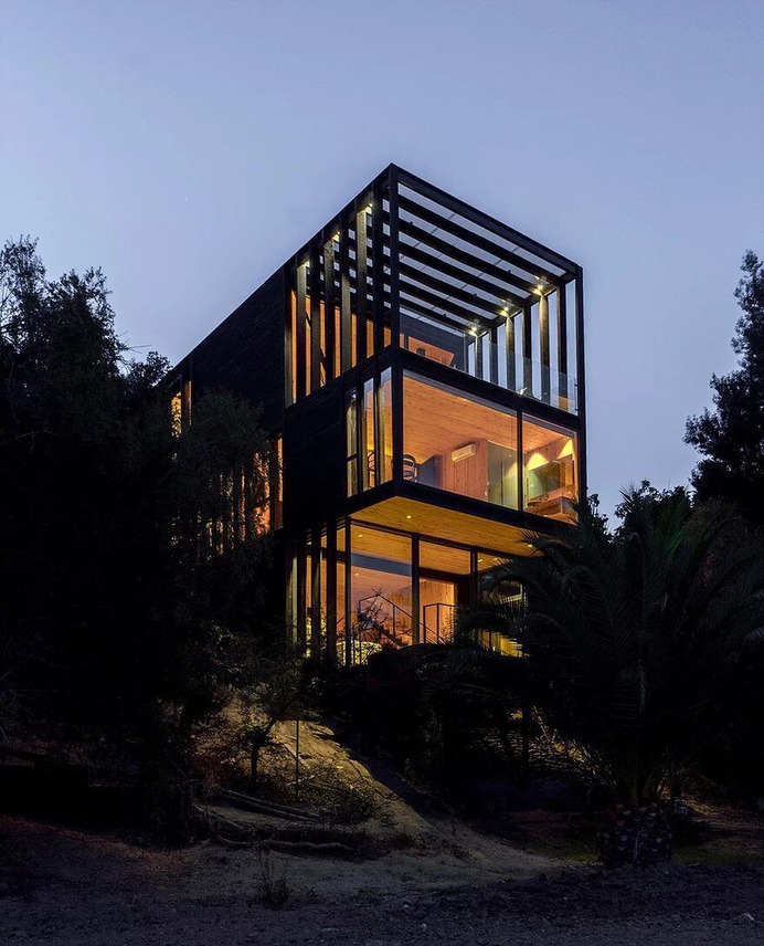 Slope House on the Edge of Lake Rapel, Chile / hsu-rudolphy