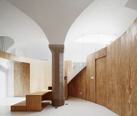 Vaulted basemen apartment Barcelona | Raul Sanchez