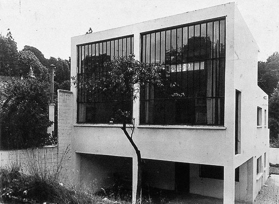 Theo van Doesburg. Back view of the Van Doesburg House, 29 rue Charles Infroit, Meudon Val Fleury. 1930. Photo. The Netherlands Institute fo #van #doesburg #architecture #theo