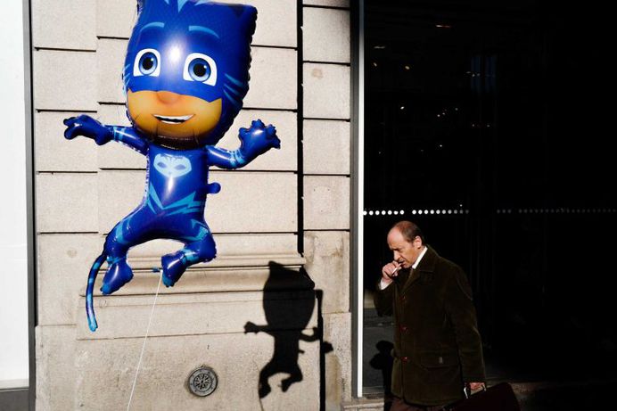 #OurStreets: Brilliant Street Photography by Cedric Roux