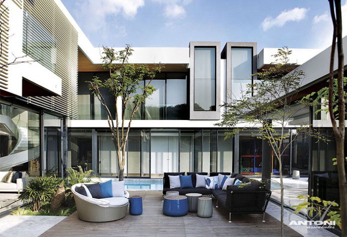 U-Shaped Modern Family Home by SAOTA - #decor, #interior, #homedecor, #architecture, #house, #home