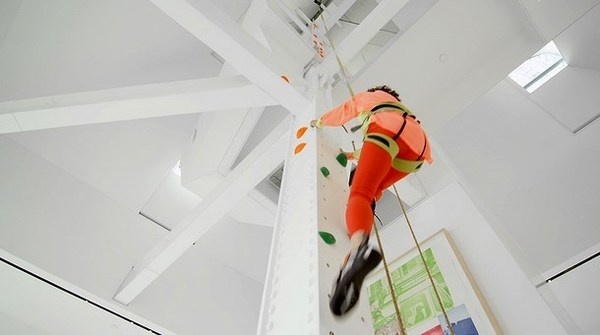 Column for rock climbing in amazing penthouse #interior #artistic #penthouse #apartment #fun