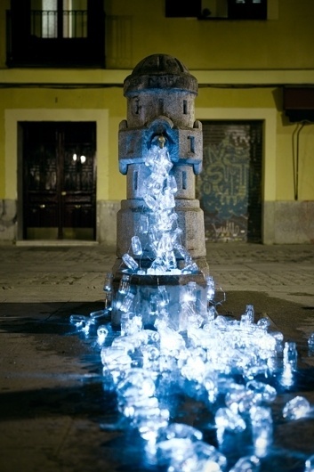 Agua que has de beber… | luzinterruptus #light