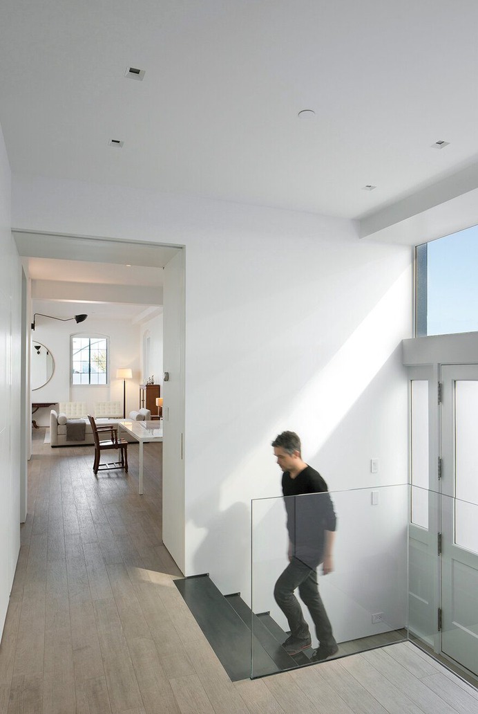 Sugar Warehouse Loft / Dimcheff Smith Studio