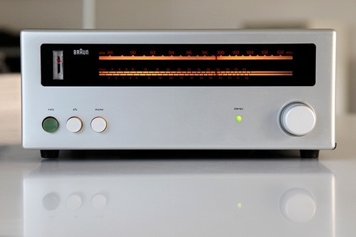 tumblr_kypcb5Ne6r1qau50i.jpg (500×333) #radio #simplicity #stereo #player #simple #product #braun #object #metal