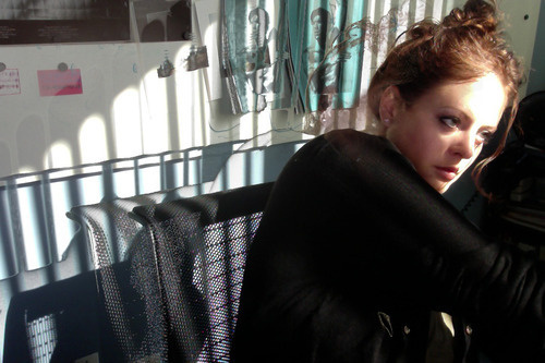 |< // #kim #winderman
