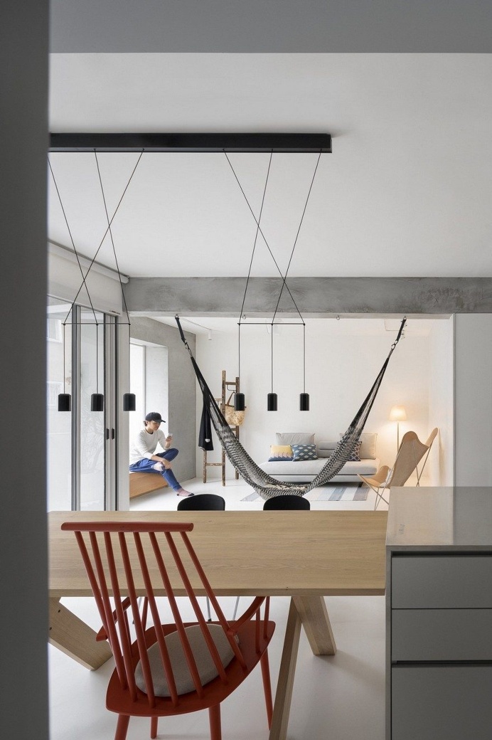 Backlight Apartment in Taipei 4