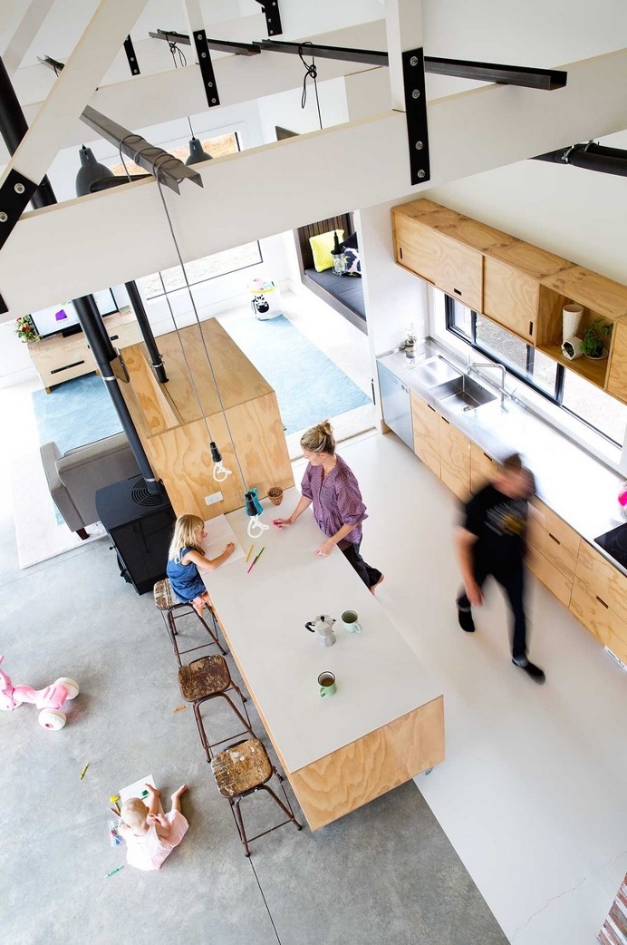 Modern Barn Form – Innovative Black Barn by Red Architecture