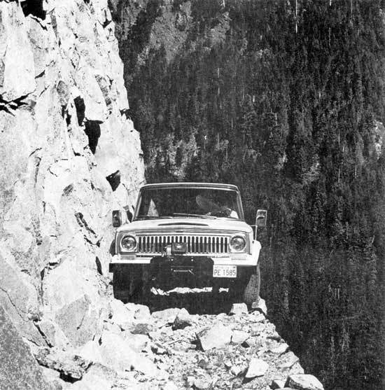 thewraithrising:Don't worry, we can make it. #car #cliff