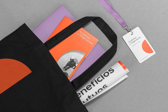 Academia de Negociación - Mindsparkle Mag Beautiful branding for Academia de Negociación, a company-focused school, created by The Branding People in México. #identity #branding #design #color #photography #graphic #design #gallery #blog #project #mindsparkle #mag #beautiful #portfolio #designer