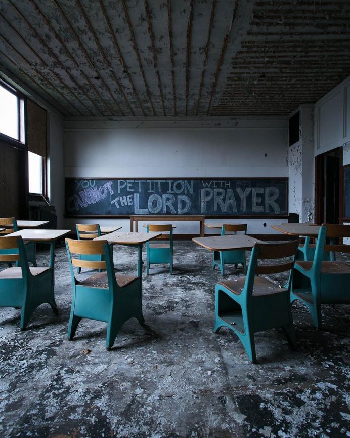 Jenn Brown Captures Gorgeous Abandoned Places in US