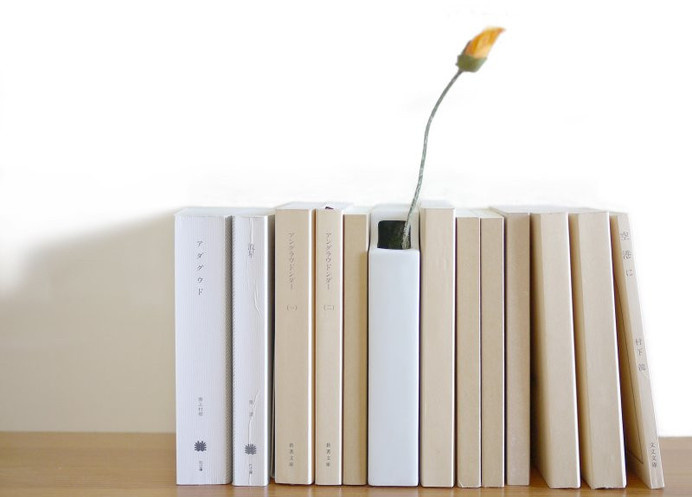 Hanabunko flower vase #flower #vase #books