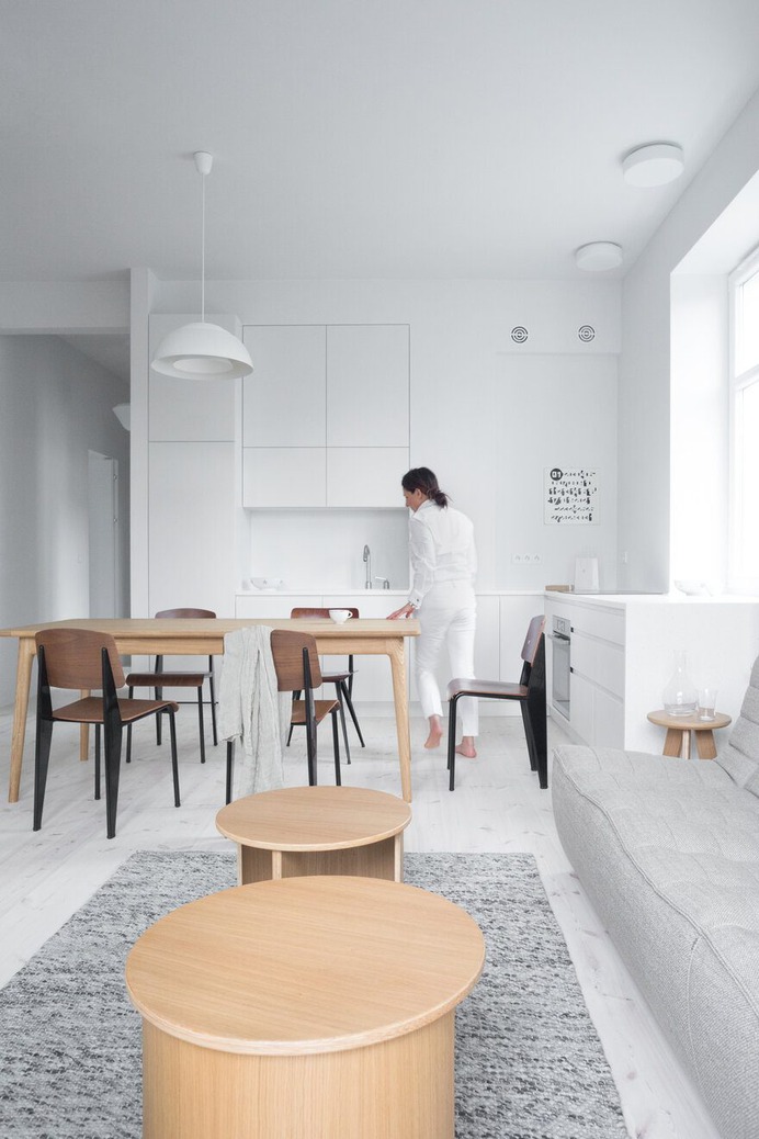 Apartment by Łazienki Królewskie Park / Loft Kolasiński
