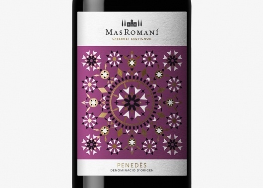 Dorian #kaleidoscope #spain #packaging #dorian #roman #wine #gold #barcelona #mas #symmetric