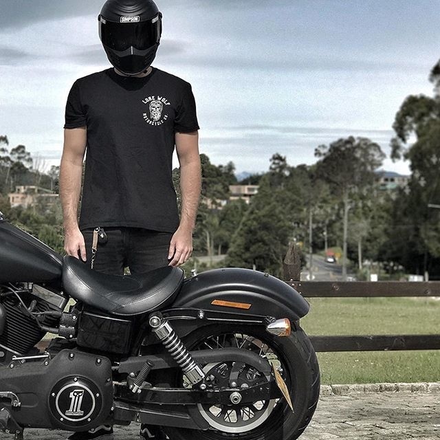 Lone Wolf Co. MotoWear - Envió gratis a todo Colombia 🇨🇴 #LoneWolfCo #RideFarRideFree Ventas Whatsapp: ( 57) 3015879337 Tienda online