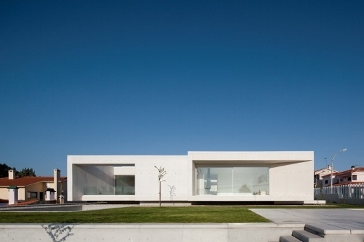 Architecture Photography: House in Leiria / ARX - House in Leiria / ARX (1) (172522) - ArchDaily #house #in #architecture #arx #leiria