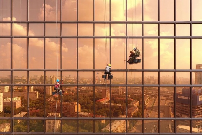 2nd Prize Winner – Category Urban: Dawn on Mercury Tower by alexeygo