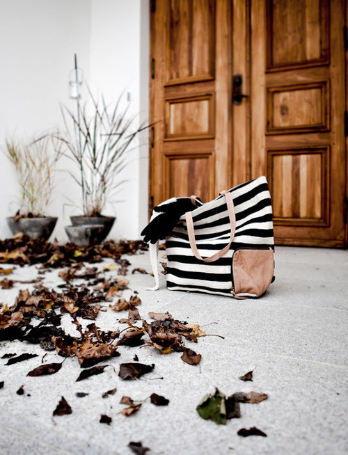 Convoy #white #black #wood #and #bag