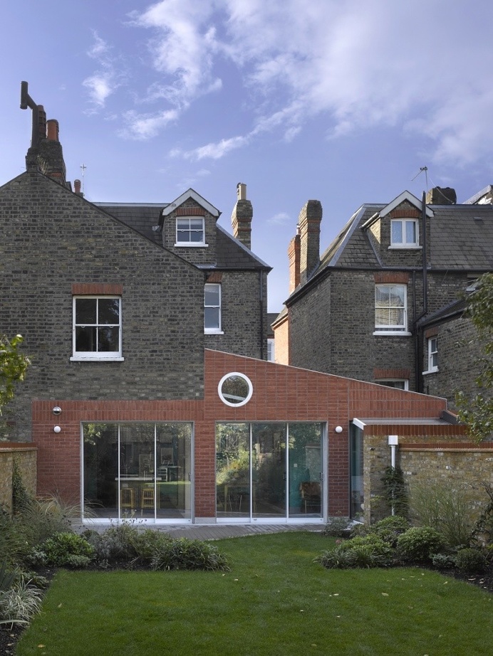 Sanderson House – Extension to a Victorian House in the Form of a Fox