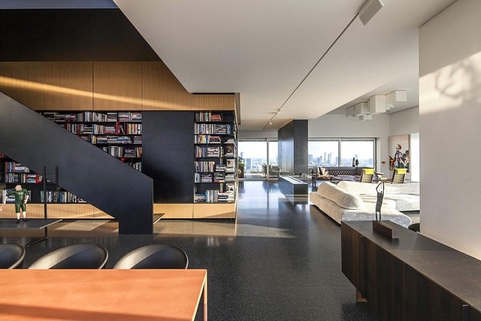 The Art Collector Penthouse / Pitsou Kedem