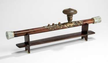 Opium pipe with Jademundstück, stoneware pipe-head and opium scale